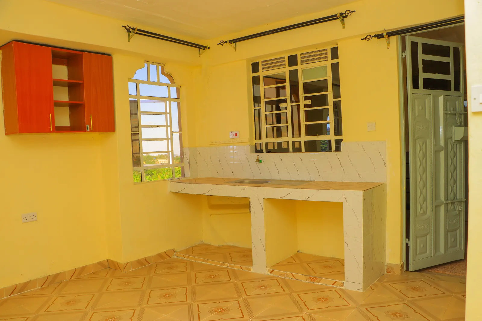 Summit Towers photo 28